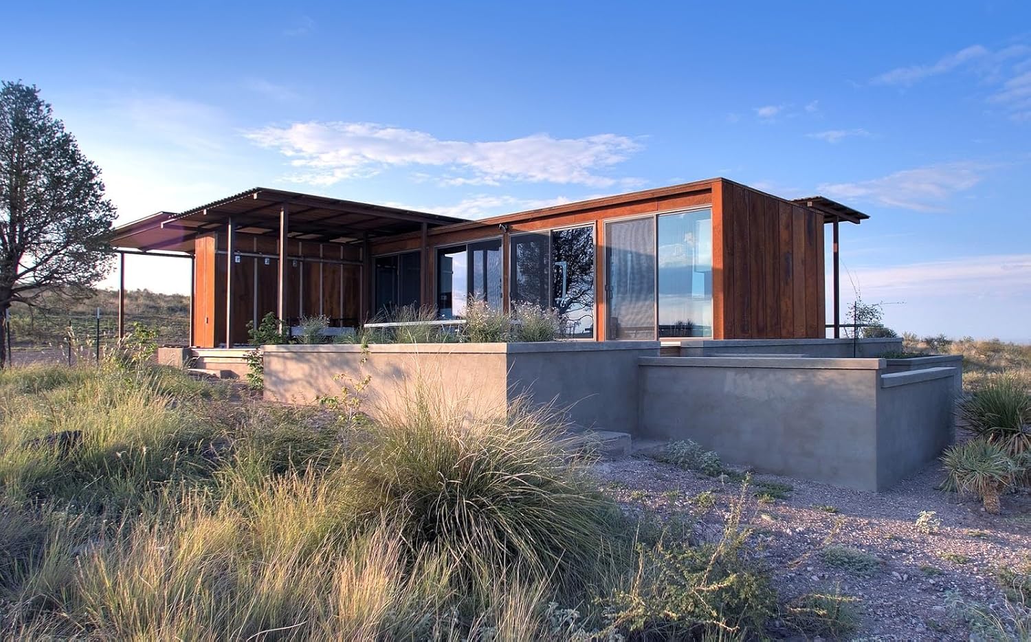 buy modular container shop,prefabricated steel kiosk review,best shipping container building for business,should I buy a portable modular café unit,modular container shop pros cons,prefabricated commercial container worth buying performance testing and real-world results