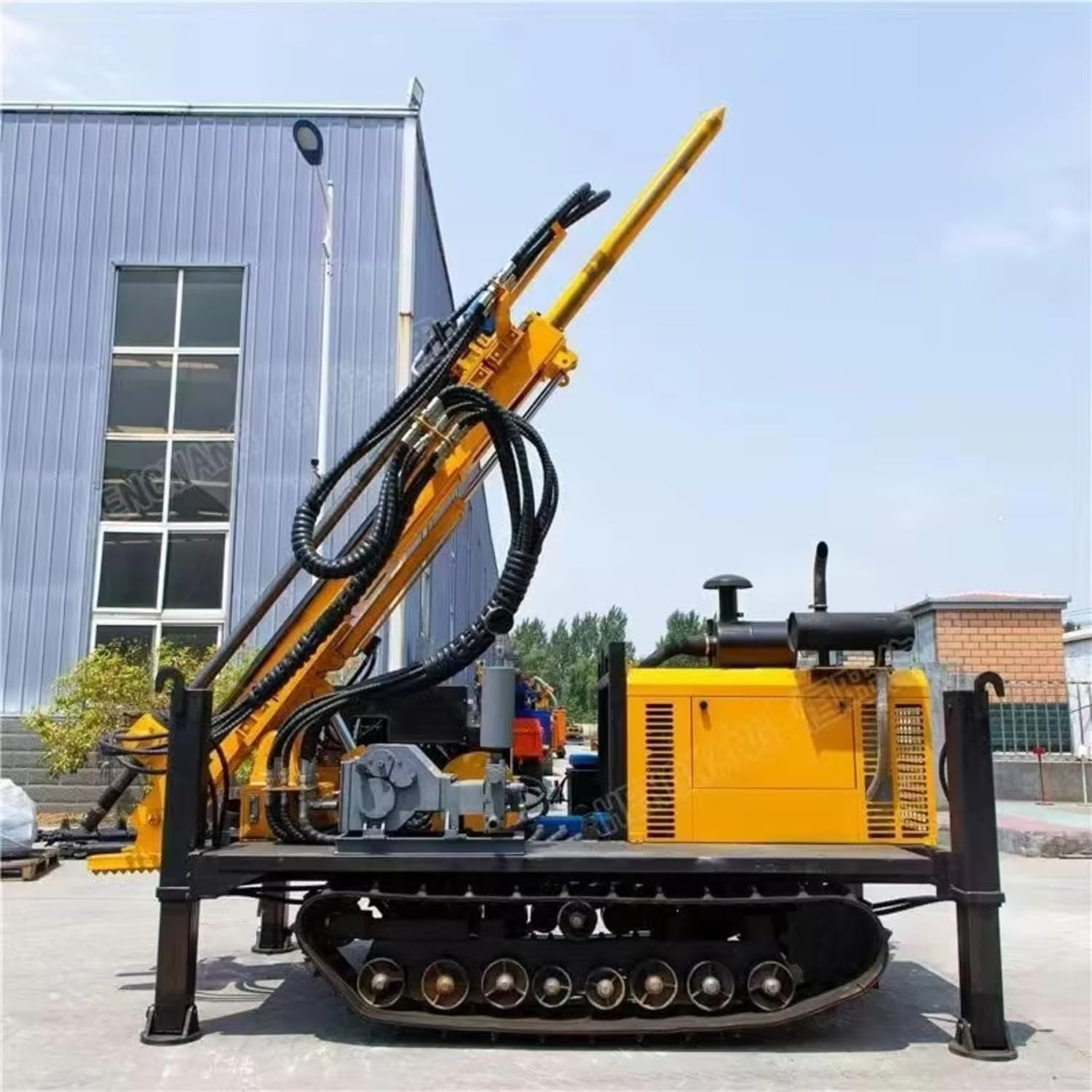 hydraulic borehole drilling rig,tracked water well drilling rig,groundwater drilling equipment,commercial irrigation well drill,best portable well drilling machine,should I buy a crawler drilling rig performance testing and real-world results