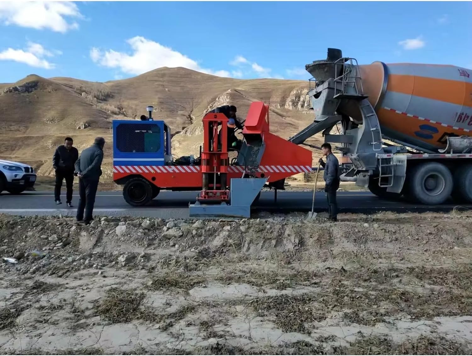 semi-automatic concrete slipform curb machine,should I buy a slipform curb machine,slipform curb machine vs alternatives,concrete slipform curb pros cons,best slipform curb machine for road paving,semi-automatic curb machine worth buying performance testing and real-world results