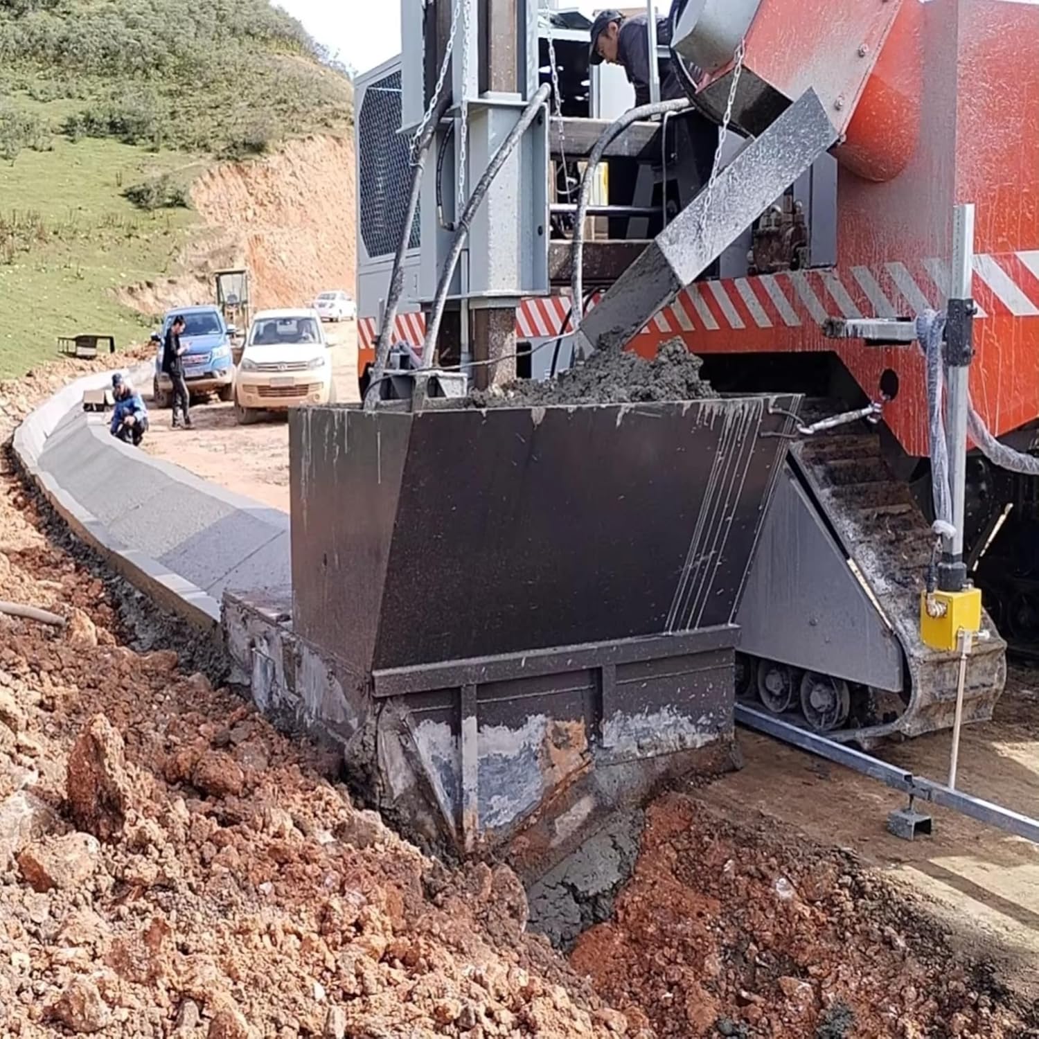 slipform curb paver,automatic curb machine,concrete curb machine,stringless curb paving,buy curb paver,curb and gutter machine performance testing and real-world results