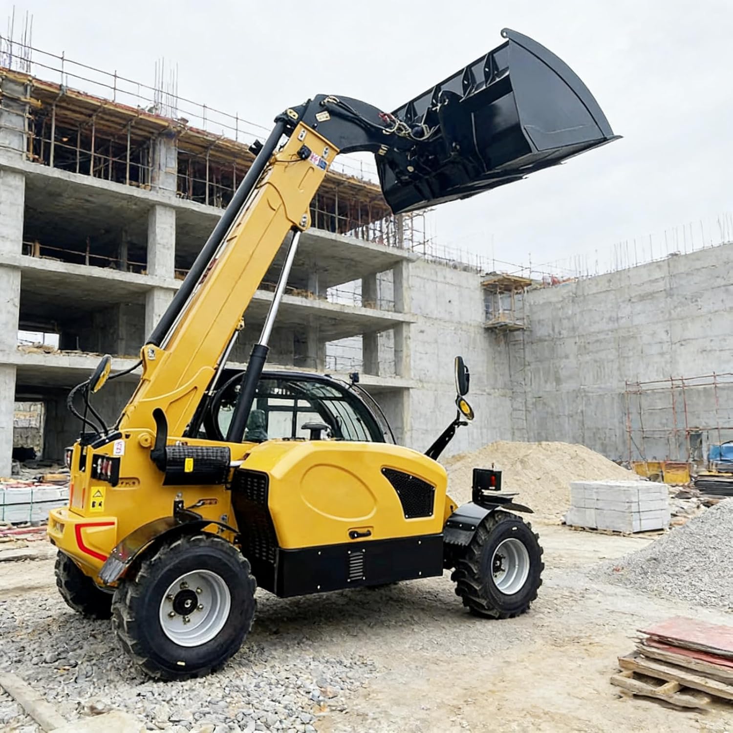telehandler telescopic lift truck,best telehandler for construction,telehandler worth buying,telehandler pros cons,should I buy telehandler,telescopic handler vs alternatives - detailed features and technical specifications