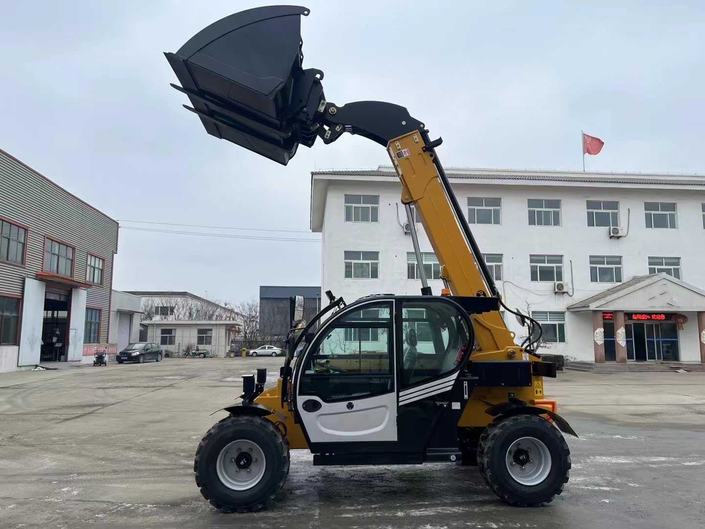 Step-by-step guide for telehandler telescopic lift truck,best telehandler for construction,telehandler worth buying,telehandler pros cons,should I buy telehandler,telescopic handler vs alternatives - complete tutorial